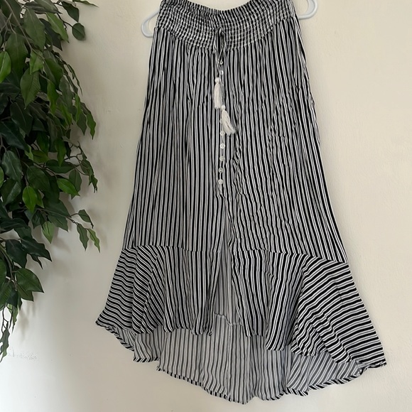 pink laundry Dresses & Skirts - Hi-Low Skirt. Size M (8-10).